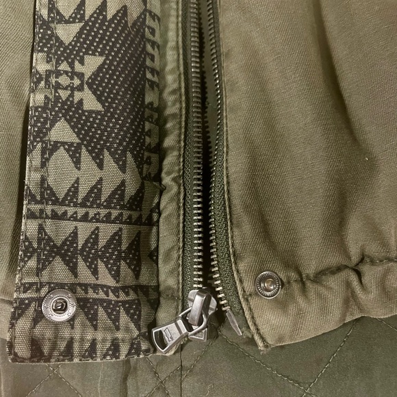 Levi's Green Utility Jacket with Hood and Aztec designed Sleeves - Picture 11 of 11
